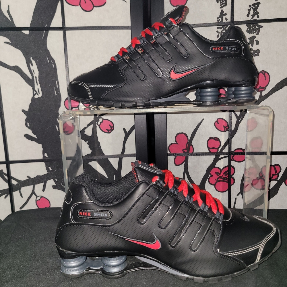 Nike Shox NZ Men's Black and Red Athletic Shoes